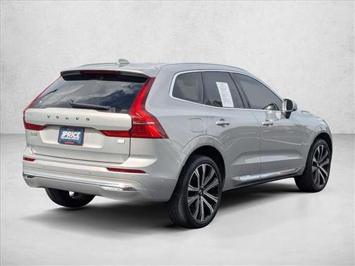 2023 Volvo XC60 Recharge Plug-In Hybrid T8 Ultimate Bright Theme
