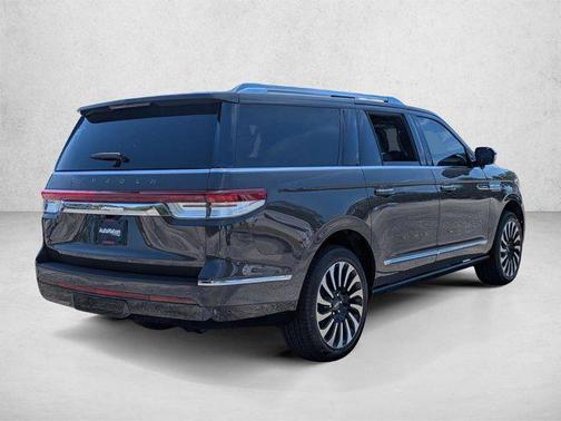 Chroma Caviar Dark Gray Metallic Clearcoat 2024 Lincoln Navigator Black Label