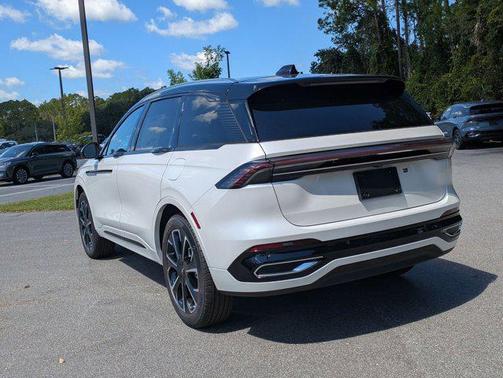 2025 Lincoln Nautilus Reserve