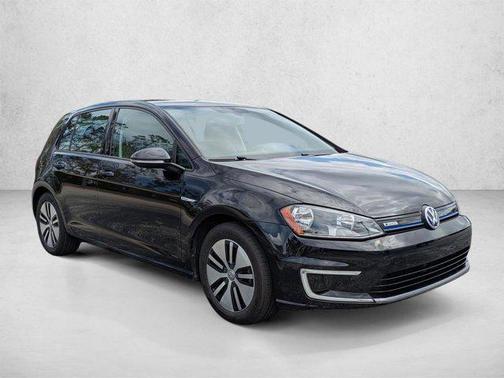 Night Blue Metallic 2016 Volkswagen e-Golf SE