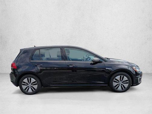Night Blue Metallic 2016 Volkswagen e-Golf SE
