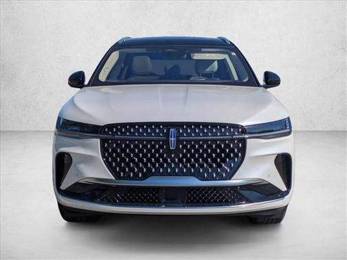 White Platinum Metallic Tri-Coat 2026 Lincoln Nautilus Reserve