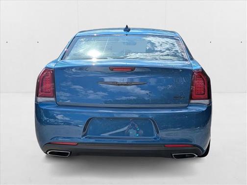 2023 Chrysler 300 Touring