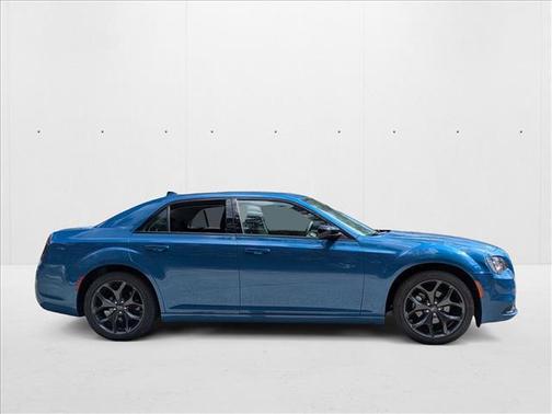 2023 Chrysler 300 Touring