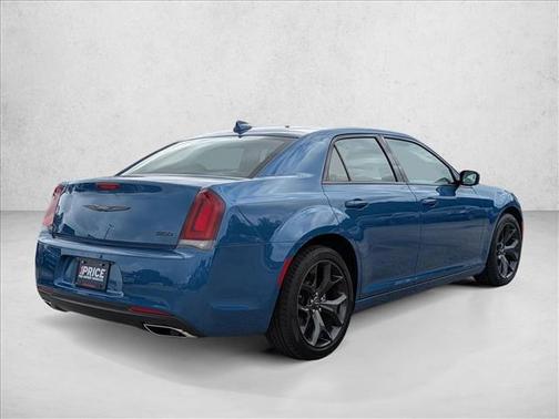 2023 Chrysler 300 Touring