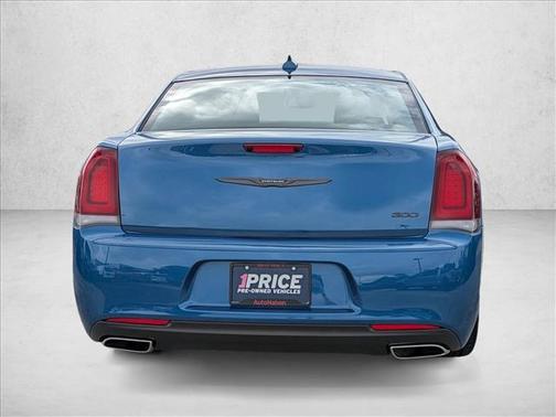 2023 Chrysler 300 Touring