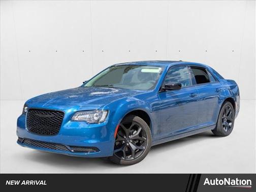 2023 Chrysler 300 Touring
