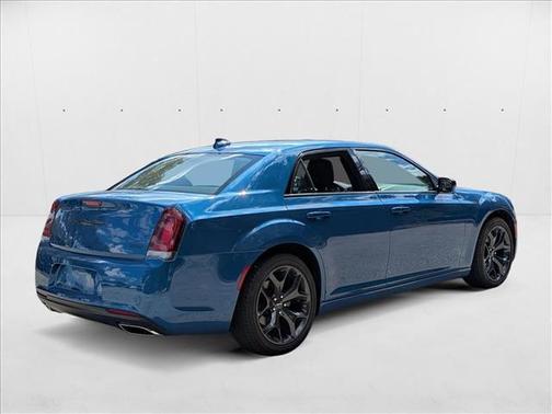 2023 Chrysler 300 Touring