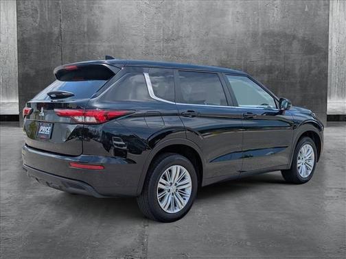 2024 Mitsubishi Outlander ES 2.5 2WD
