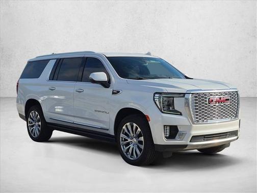White Frost Tricoat 2022 GMC Yukon XL Denali