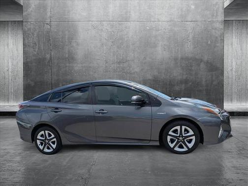 2018 Toyota Prius Four Touring