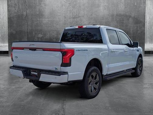 2025 Ford F-150 Lightning LARIAT