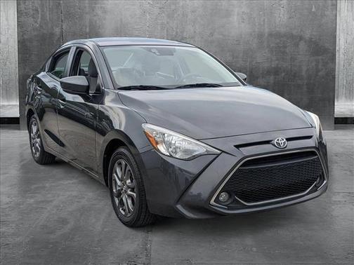 2020 Toyota Yaris Sedan LE