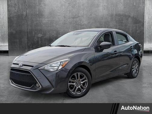 2020 Toyota Yaris Sedan LE