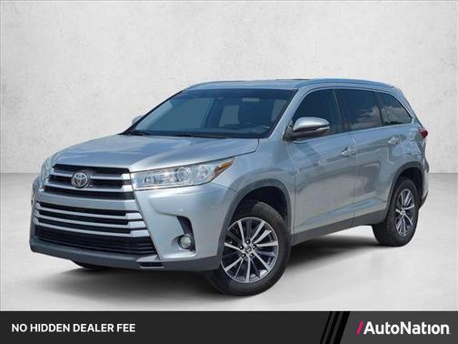 Celestial Silver Metallic 2019 Toyota Highlander XLE