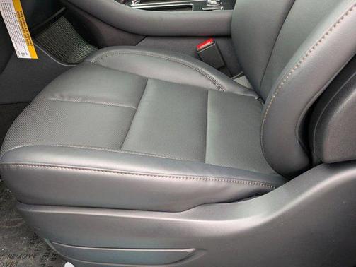 pristine white metallic tri-coat 2026 Lincoln Aviator Premiere