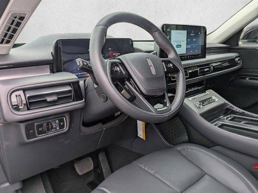 pristine white metallic tri-coat 2026 Lincoln Aviator Premiere