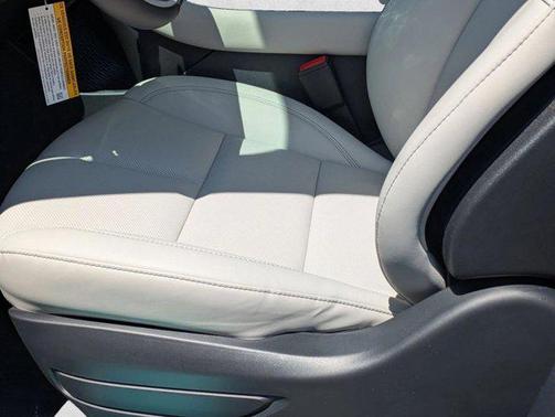 Infinite Black Metallic Clearcoat 2026 Lincoln Aviator Premiere