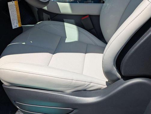 Infinite Black Metallic Clearcoat 2026 Lincoln Aviator Premiere