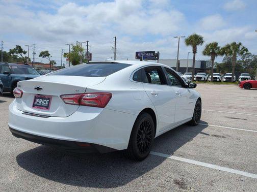 Summit White 2020 Chevrolet Malibu FWD LT