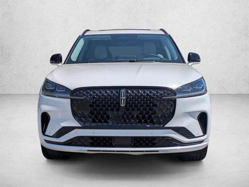 Pristine White Metallic Tri-Coat 2026 Lincoln Aviator Reserve