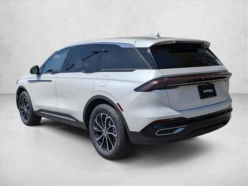 White Platinum Metallic Tri-Coat 2026 Lincoln Nautilus Premiere