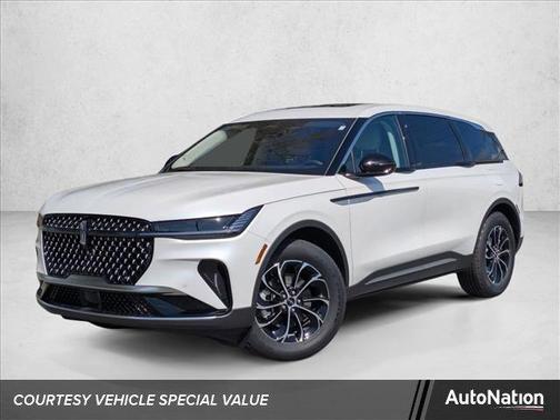 White Platinum Metallic Tri-Coat 2026 Lincoln Nautilus Premiere