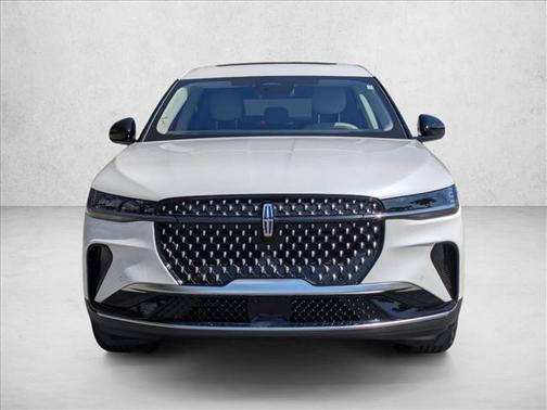 White Platinum Metallic Tri-Coat 2026 Lincoln Nautilus Premiere