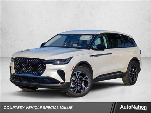 White Platinum Metallic Tri-Coat 2026 Lincoln Nautilus Premiere