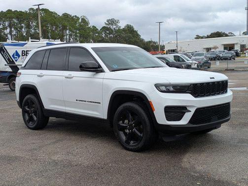 2024 Jeep Grand Cherokee Altitude