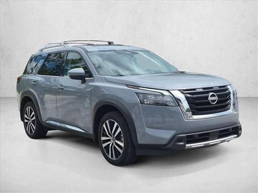 Boulder Gray Pearl 2025 Nissan Pathfinder Platinum FWD