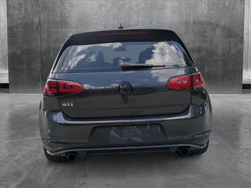 2017 Volkswagen Golf GTI 2.0T S 4-Door