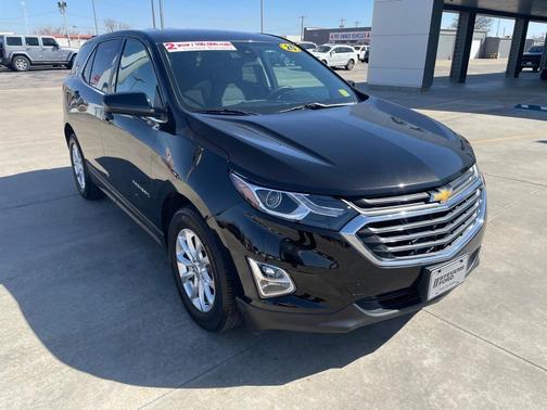 Photo 3 of 29 of 2020 Chevrolet Equinox 2LT