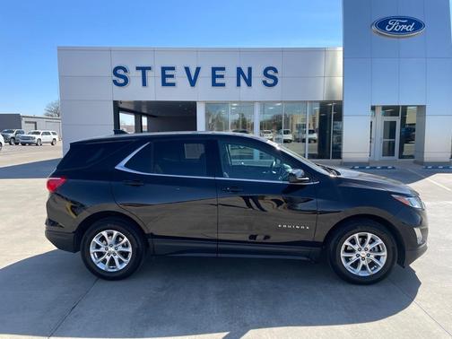Photo 1 of 29 of 2020 Chevrolet Equinox 2LT