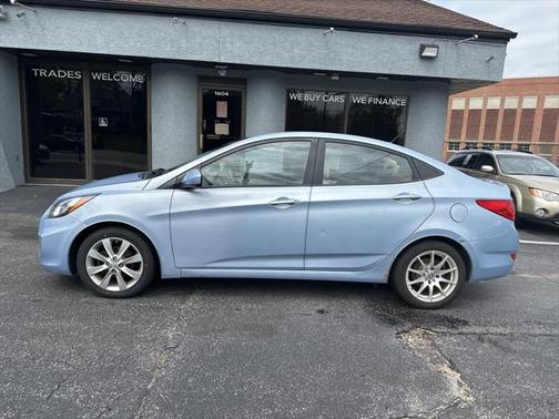 2013 Hyundai Accent GLS