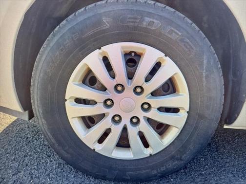 2012 Kia Sedona LX