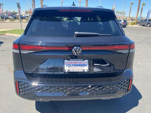 2025 Volkswagen Tiguan 2.0T SE R-Line Black