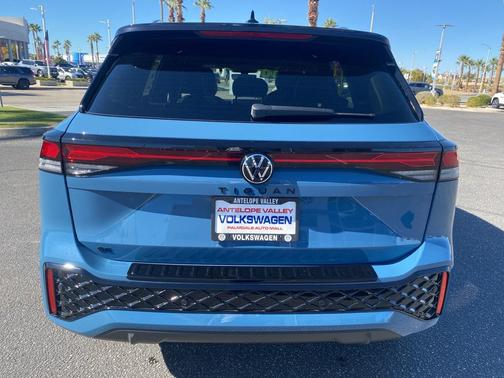 2025 Volkswagen Tiguan 2.0T SE R-Line Black