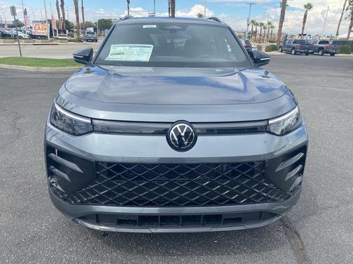 2025 Volkswagen Tiguan 2.0T SE R-Line Black
