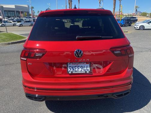 2024 Volkswagen Tiguan 2.0T SE R-Line Black