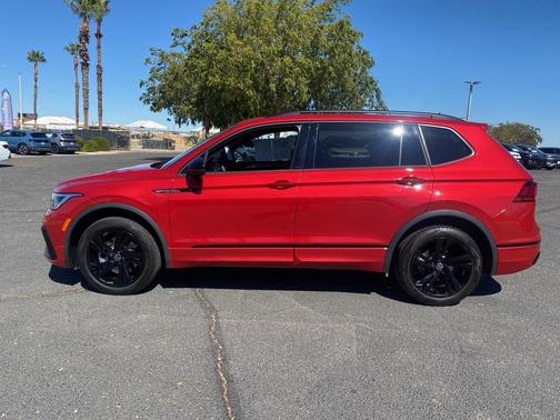 2024 Volkswagen Tiguan 2.0T SE R-Line Black