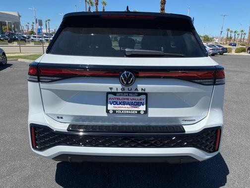 2025 Volkswagen Tiguan 2.0T SE R-Line Black 4MOTION