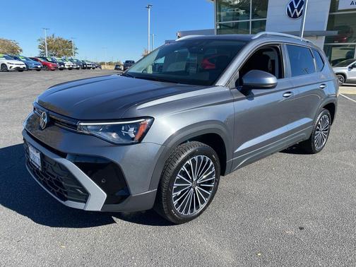 2025 Volkswagen Taos 1.5T SE