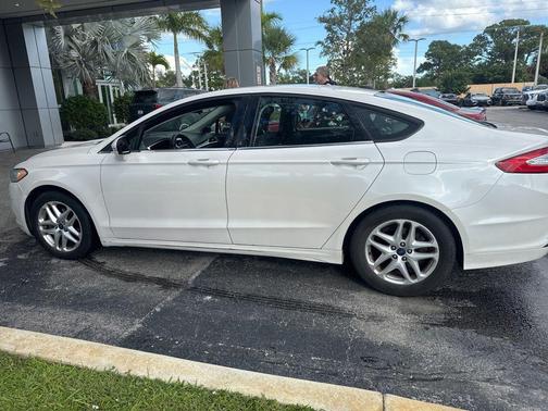 2013 Ford Fusion SE