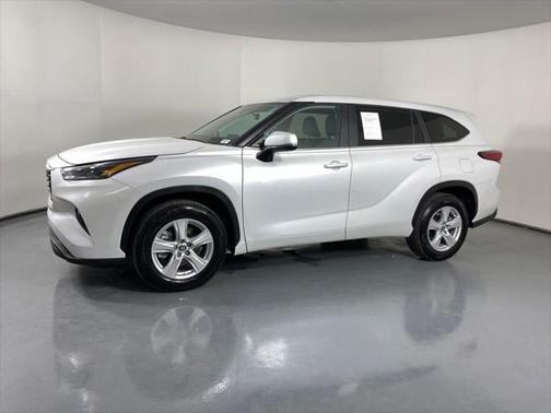 2023 Toyota Highlander LE