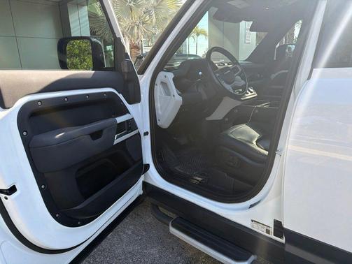 2023 Land Rover Defender S