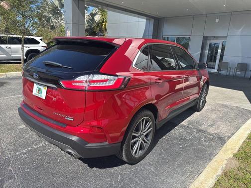2020 Ford Edge Titanium