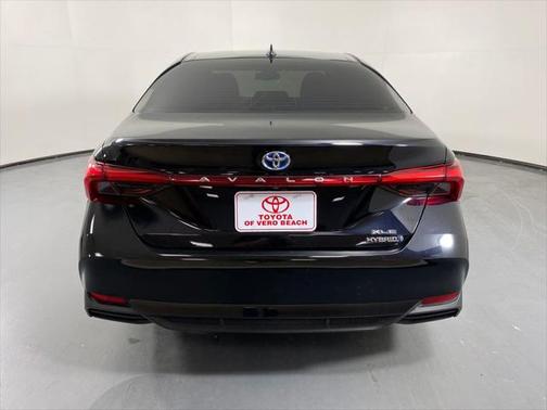 2021 Toyota Avalon Hybrid XLE Plus
