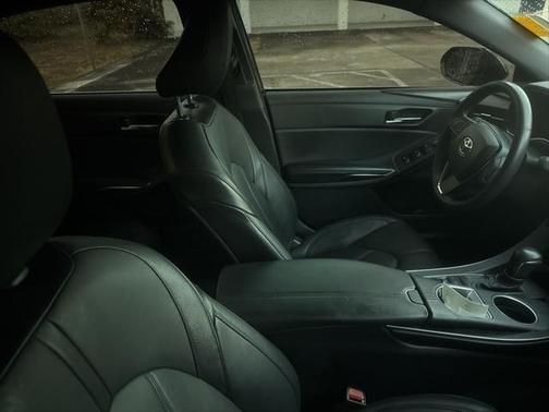 2021 Toyota Avalon Hybrid XLE Plus