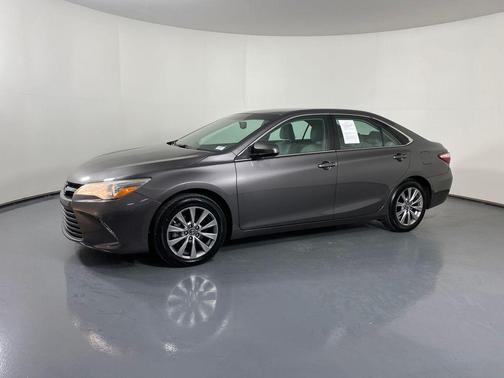 2016 Toyota Camry Hybrid XLE